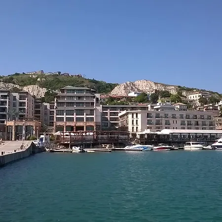 Aparthotel Marina 3*