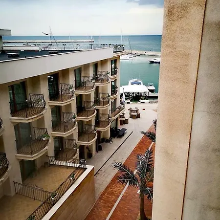 Lejlighedshotel Marina 3*