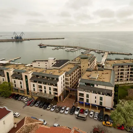 Marina 3*